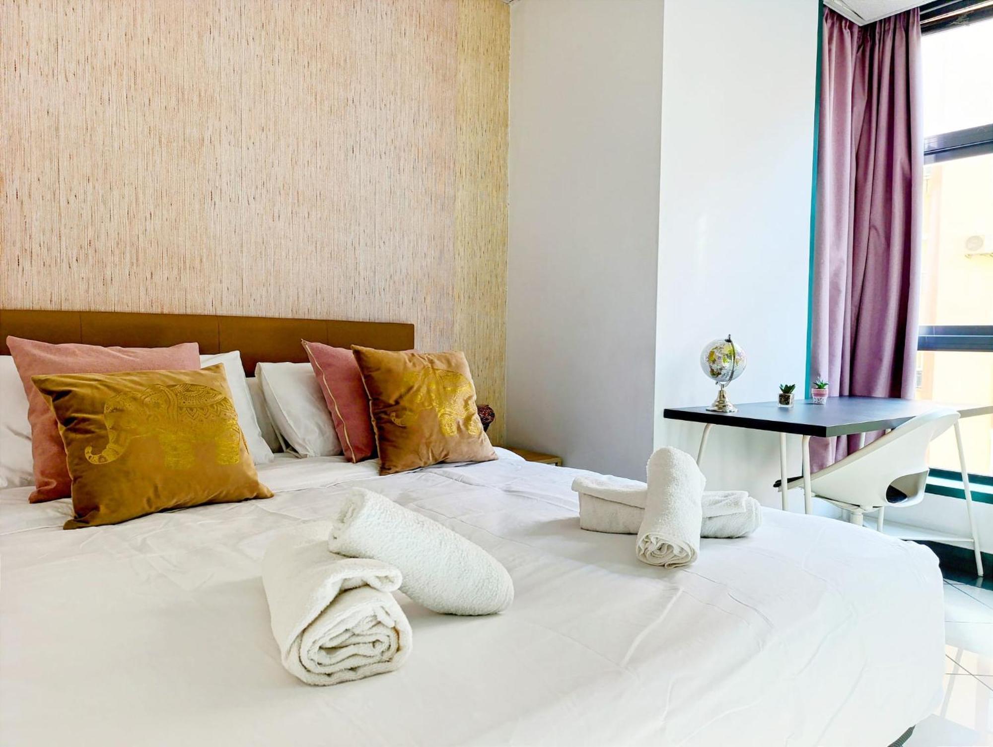 Apartamento El Bambu Cerca Del Mar Malaga Luaran gambar